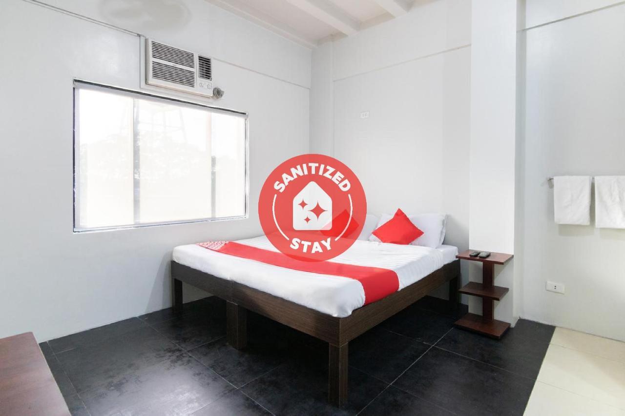 Oyo 136 Regal Residences Quezon City Eksteriør billede