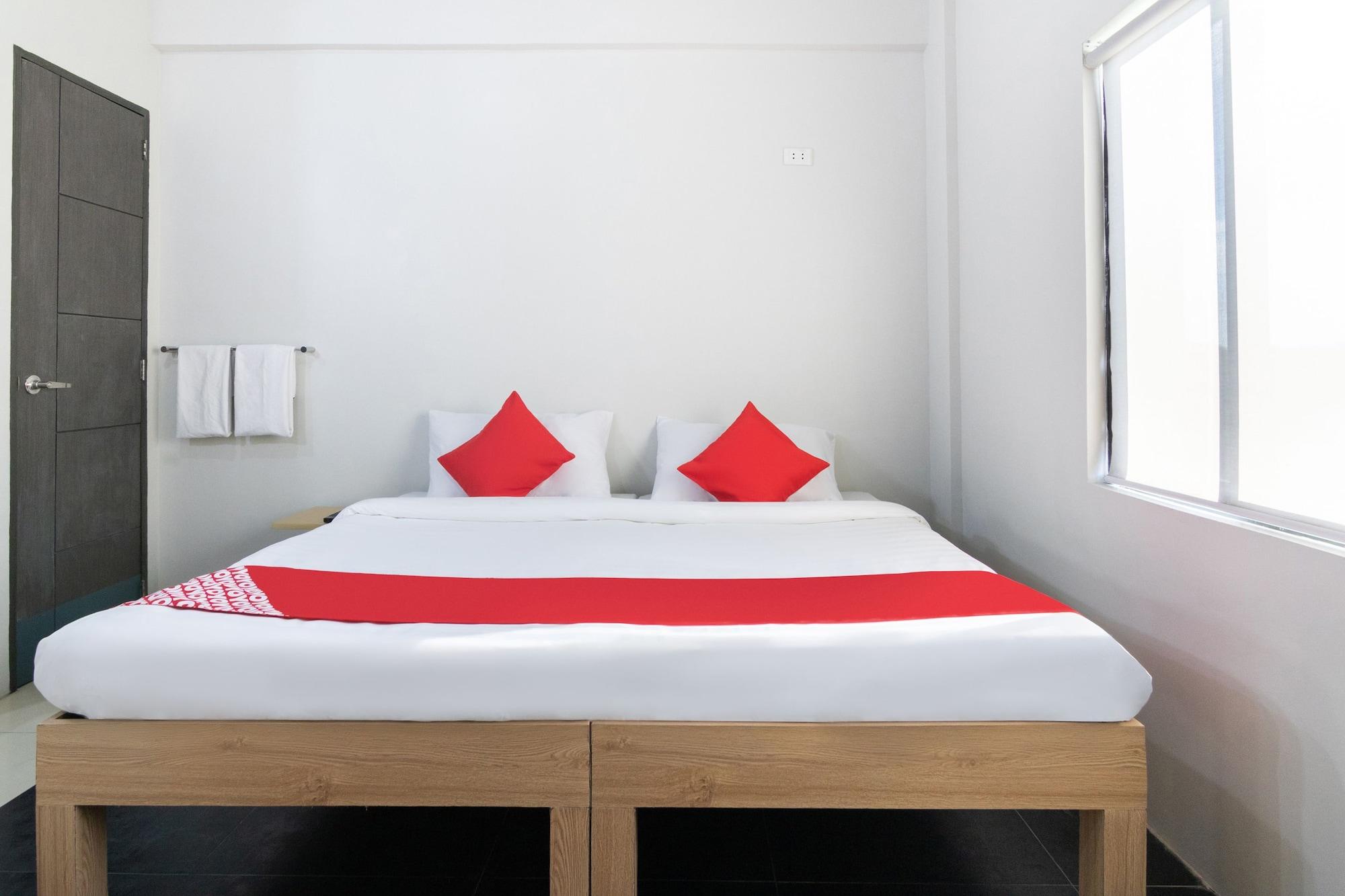 Oyo 136 Regal Residences Quezon City Eksteriør billede