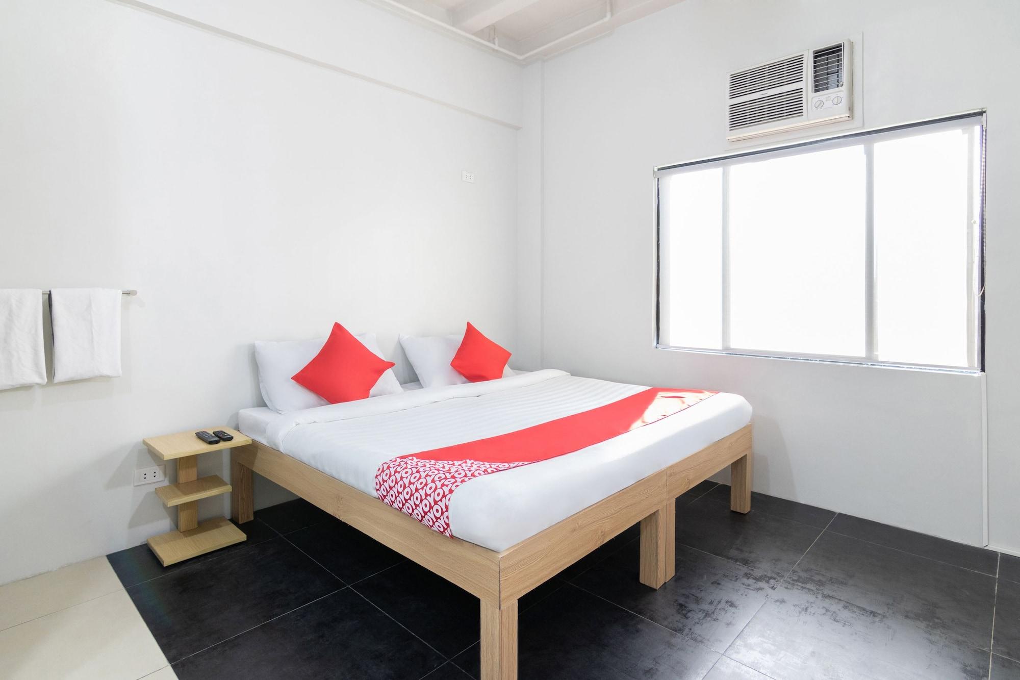 Oyo 136 Regal Residences Quezon City Eksteriør billede