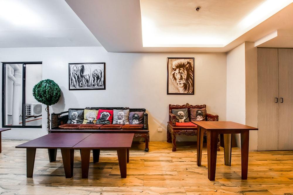 Oyo 136 Regal Residences Quezon City Eksteriør billede
