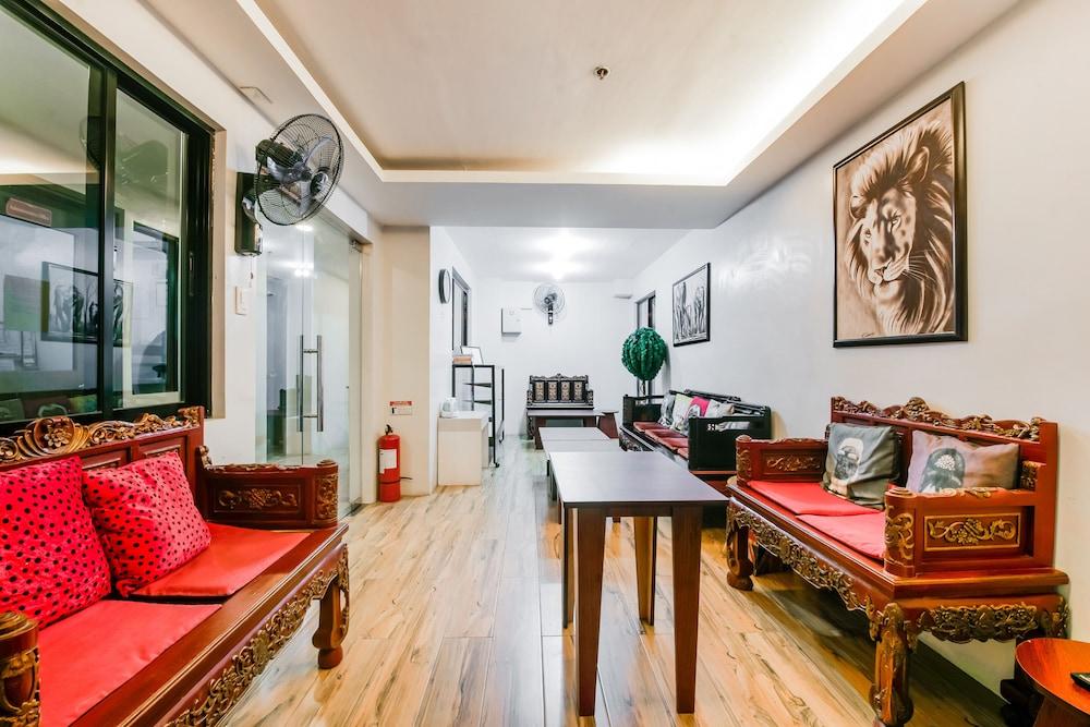 Oyo 136 Regal Residences Quezon City Eksteriør billede