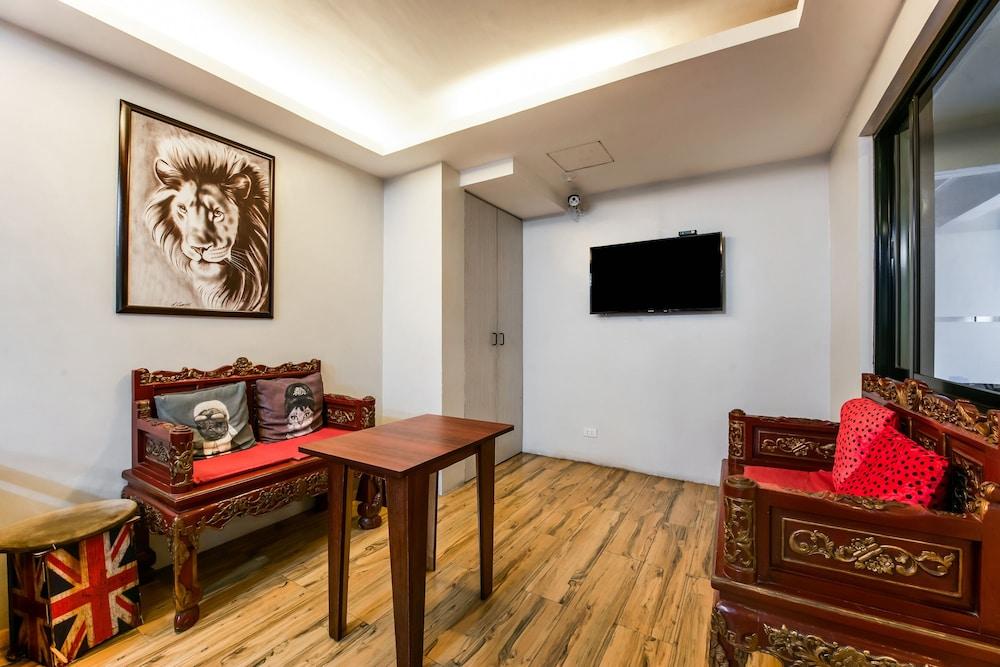 Oyo 136 Regal Residences Quezon City Eksteriør billede