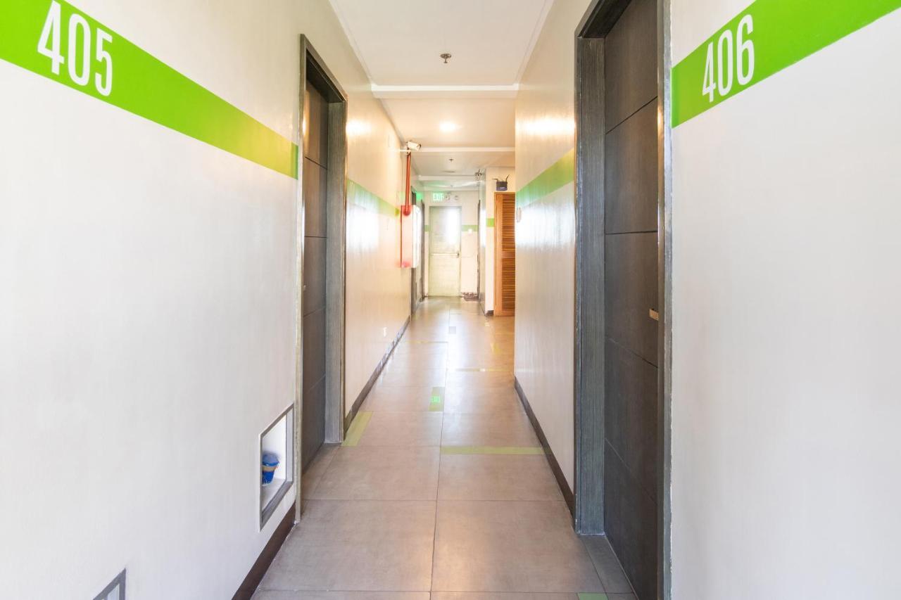 Oyo 136 Regal Residences Quezon City Eksteriør billede