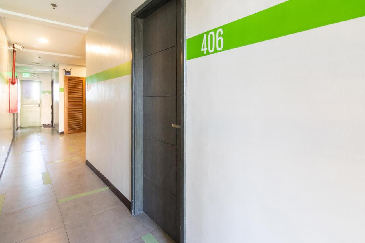 Oyo 136 Regal Residences Quezon City Eksteriør billede
